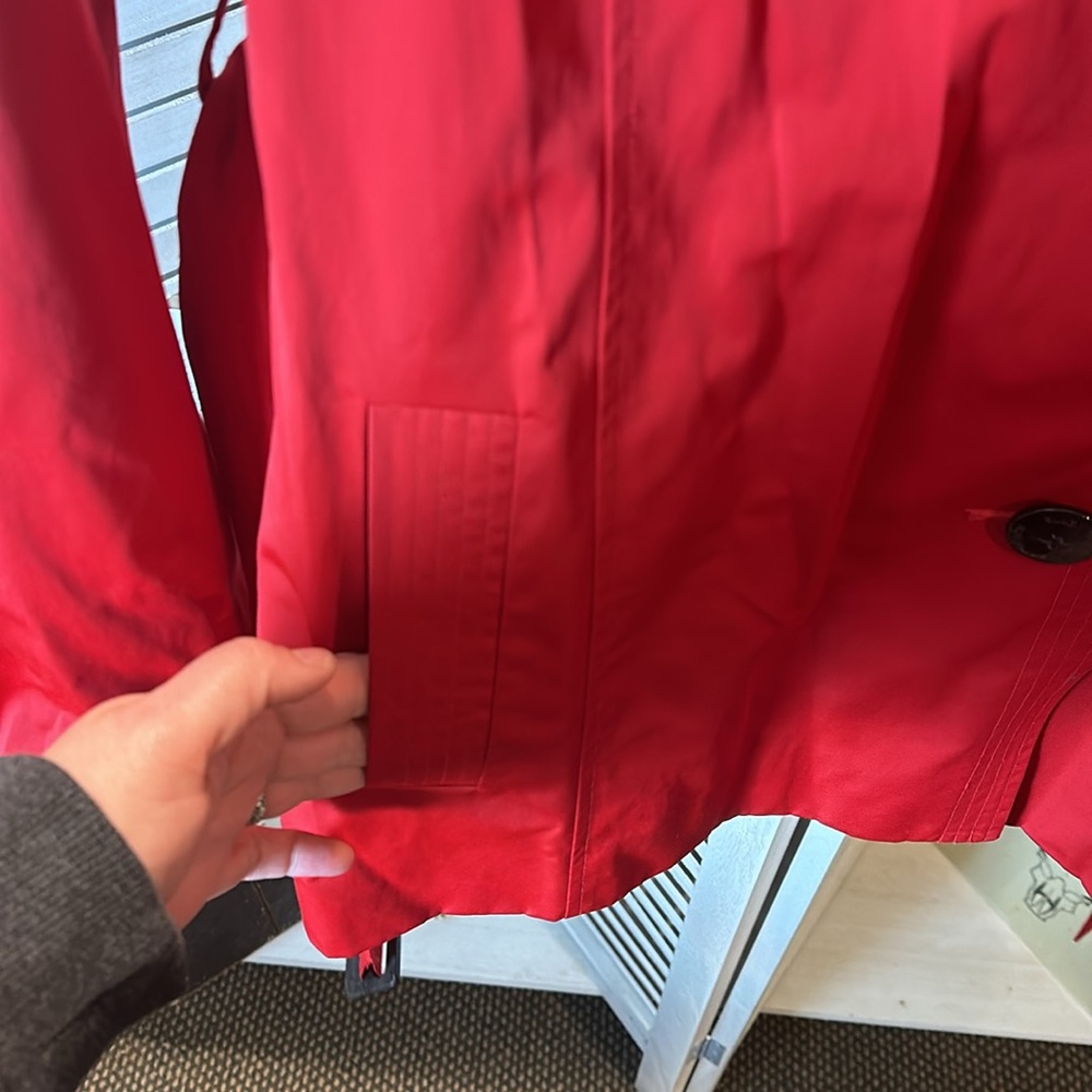 Red Ellen Tracy Trench Coat with Belt and Pockets - Picture 3 of 8